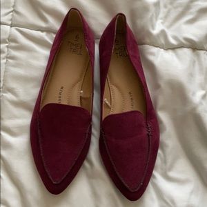 DONATED • Maroon Pointed loafers